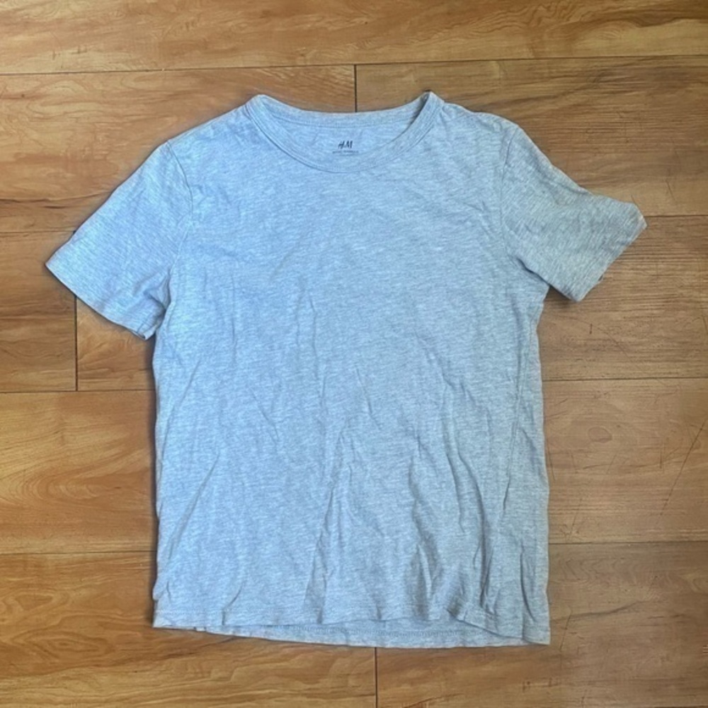 Boys h&m t-shirt sz 8-10y